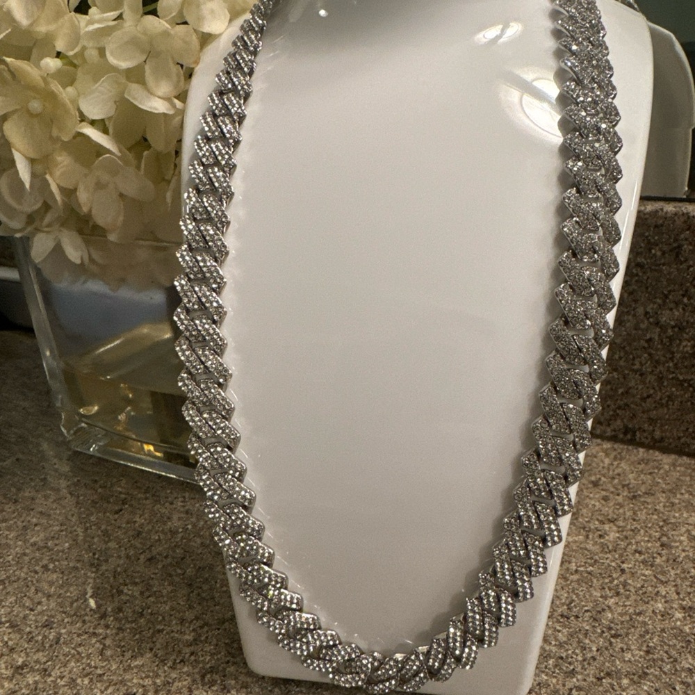 Brand New 20inch Cuban Link Necklace